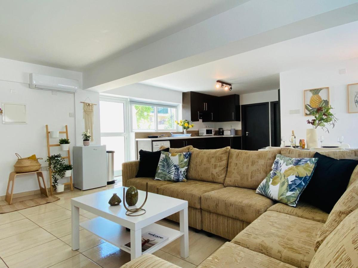 Serena'S 2-Br Apartment In Larnaca Luaran gambar