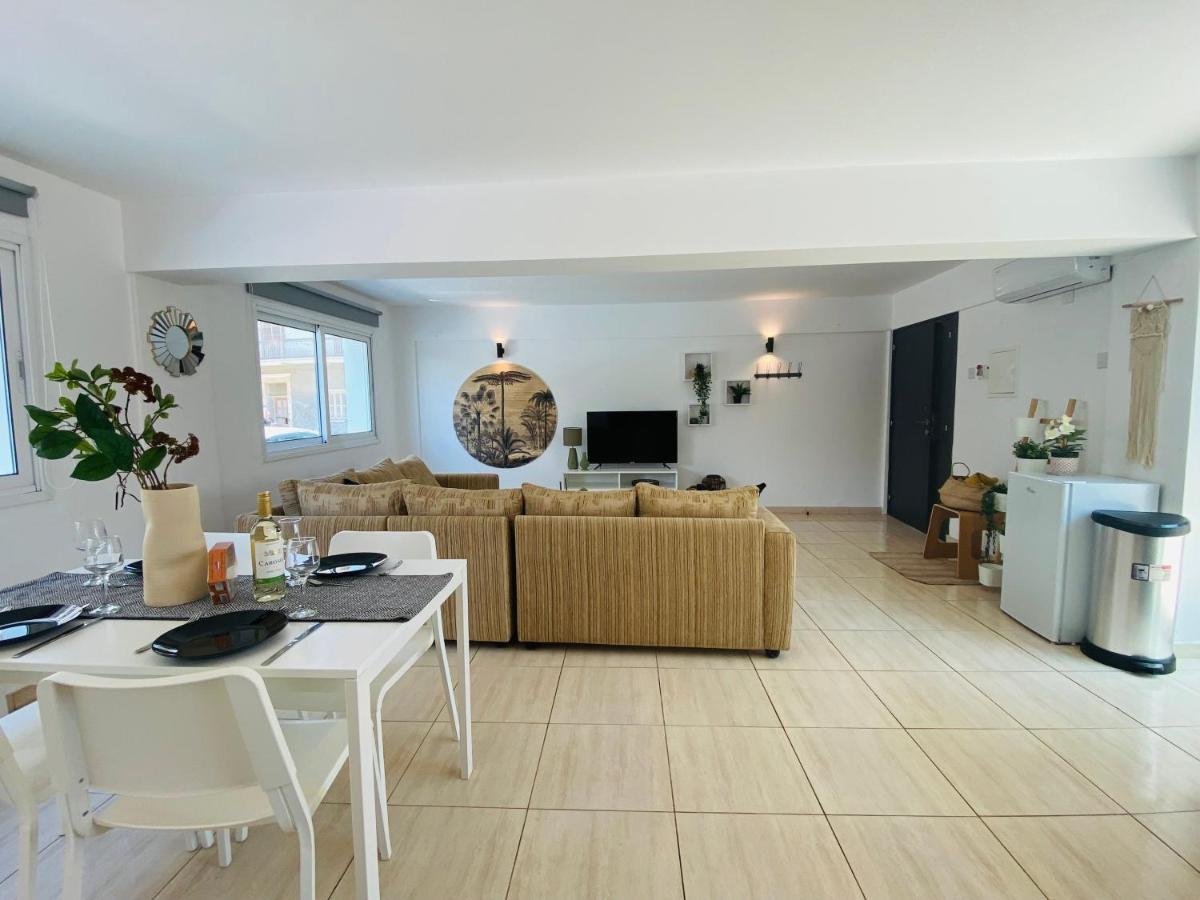 Serena'S 2-Br Apartment In Larnaca Luaran gambar