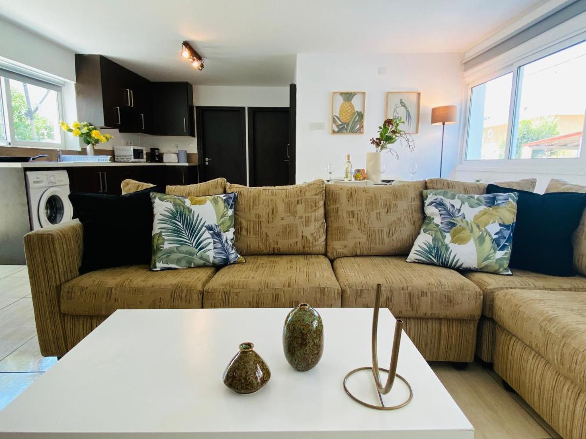 Serena'S 2-Br Apartment In Larnaca Luaran gambar