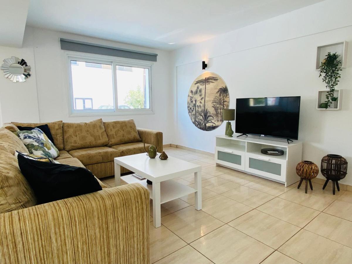 Serena'S 2-Br Apartment In Larnaca Luaran gambar