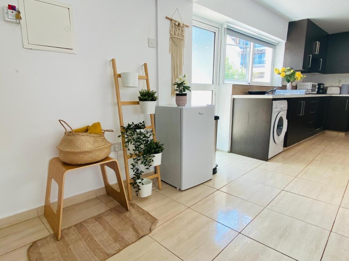 Serena'S 2-Br Apartment In Larnaca Luaran gambar
